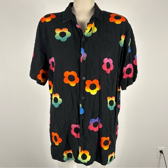 💕 Hollister Black Casual Button Down Shirt with Vibrant Floral Design L - Picture 3 of 10